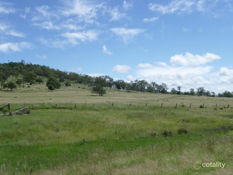 16 Monarch St, Meringandan West, QLD 4352