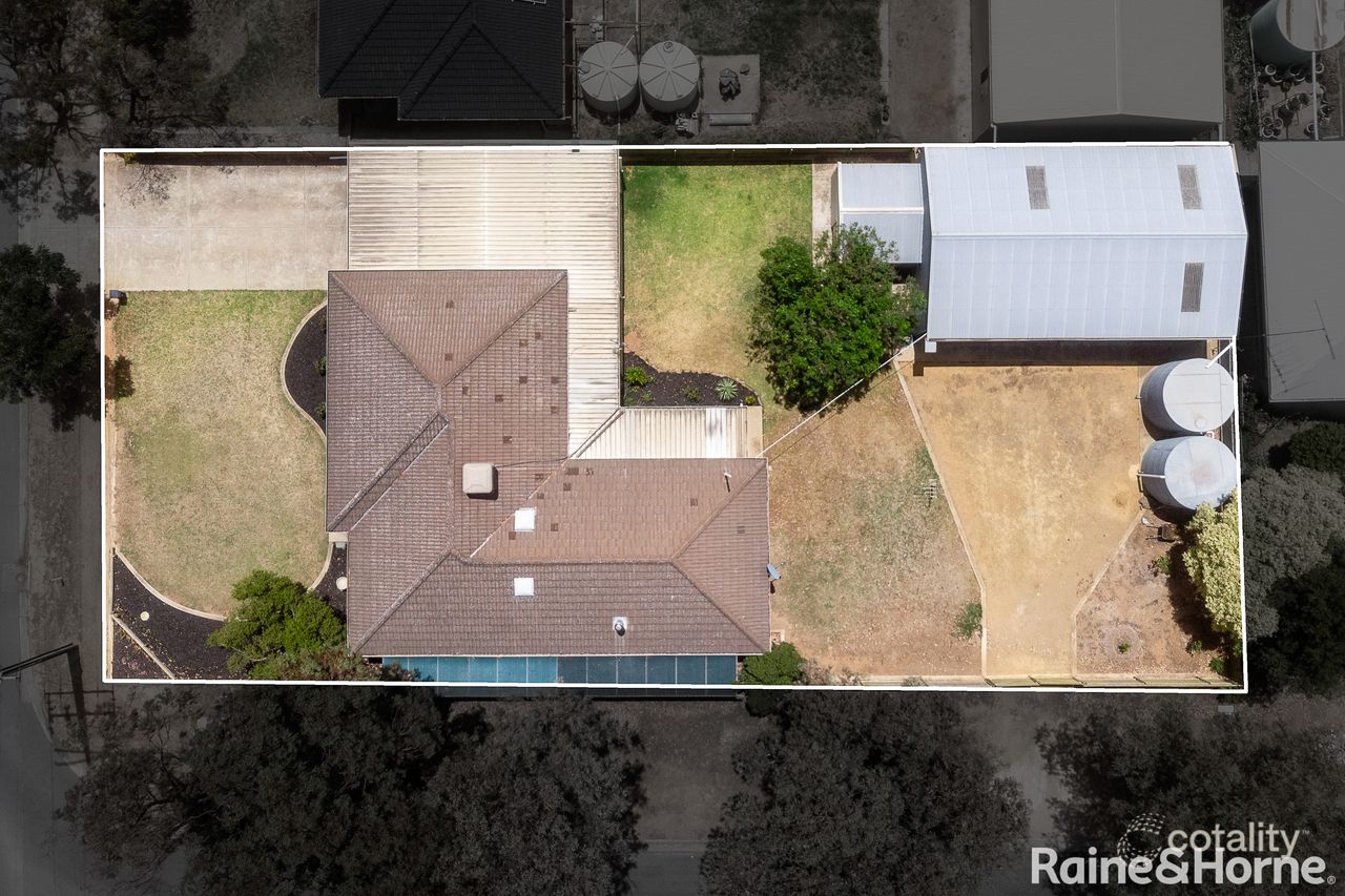 20 Milnes Rd, Strathalbyn, SA 5255