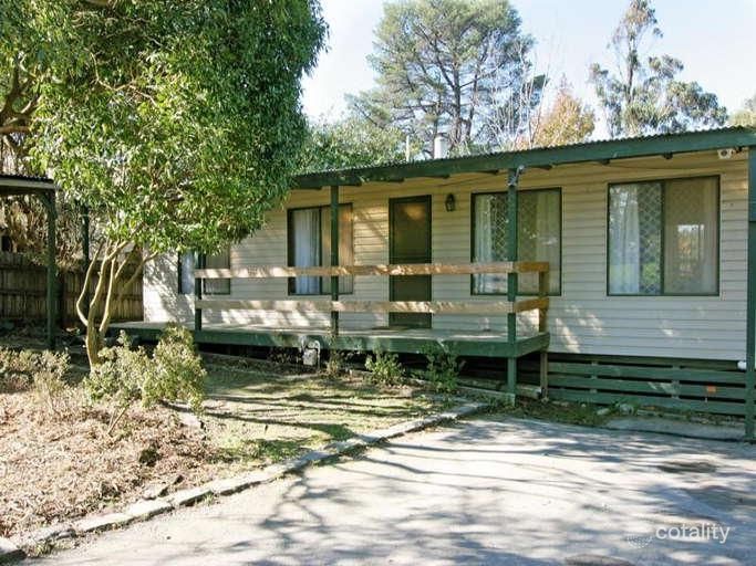 8 Wanda Ave, Wandin North, VIC 3139