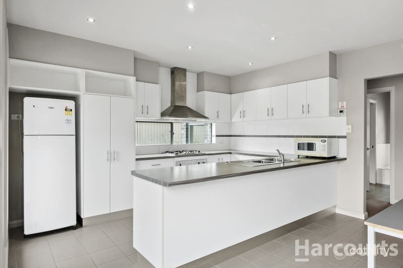 4/11 Canterbury St, Brown Hill, VIC 3350