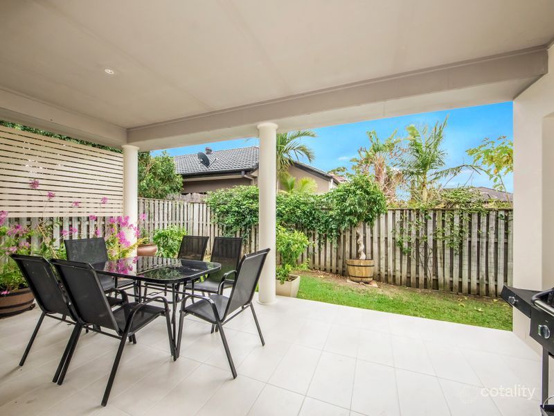 5 Palma Cres, Varsity Lakes, QLD 4227