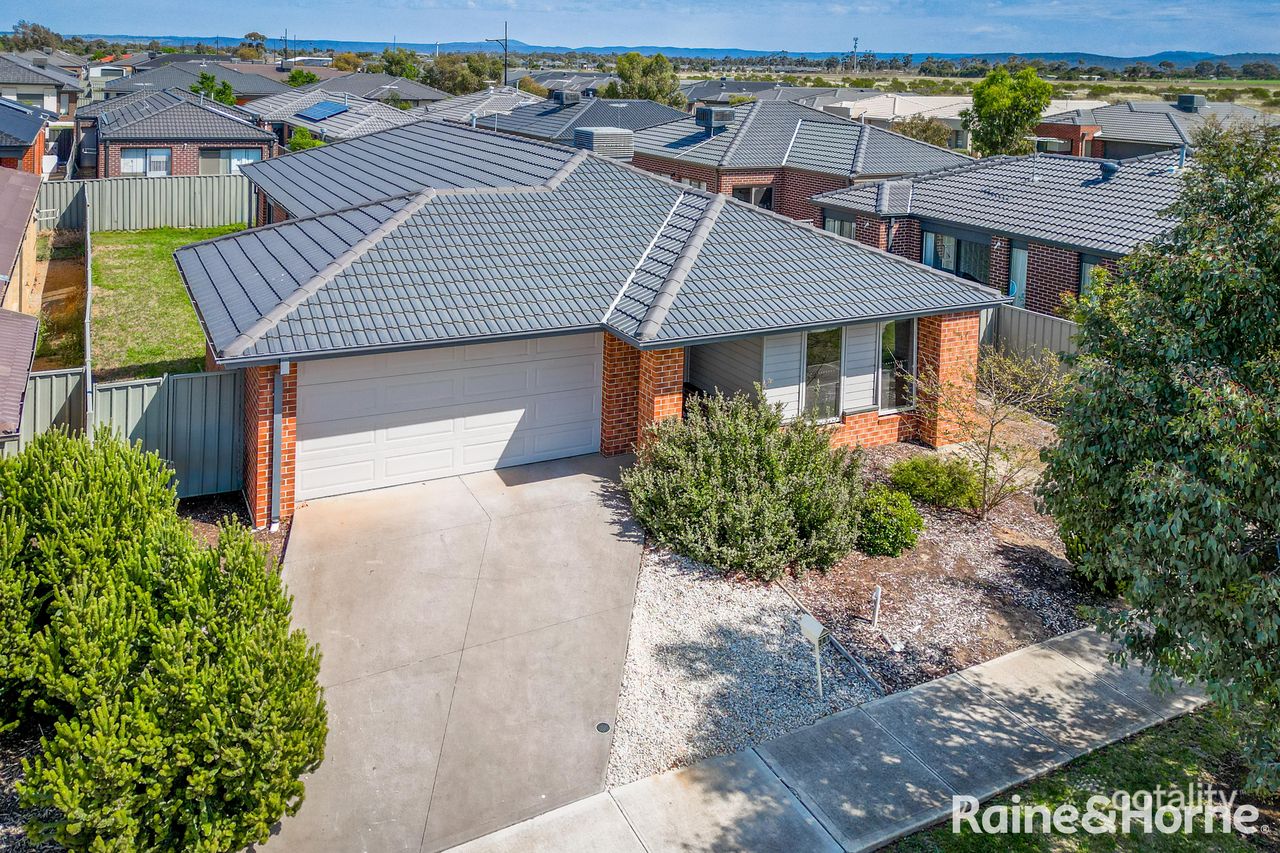 201 Dalray Cres, Kurunjang, VIC 3337