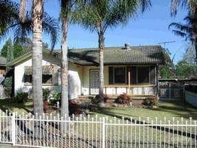 21 Hibiscus Cres, Macquarie Fields, NSW 2564