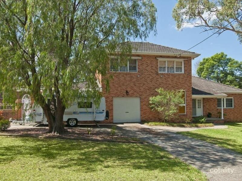 8 Forrest Rd, East Hills, NSW 2213