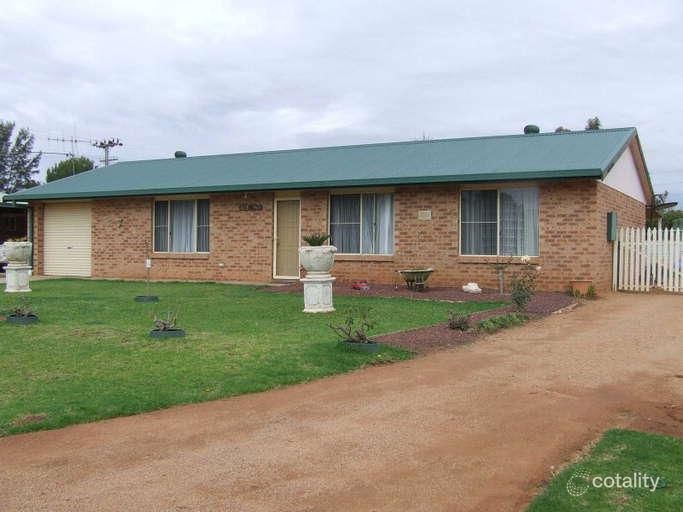 2-4 Manildra St, Narromine, NSW 2821