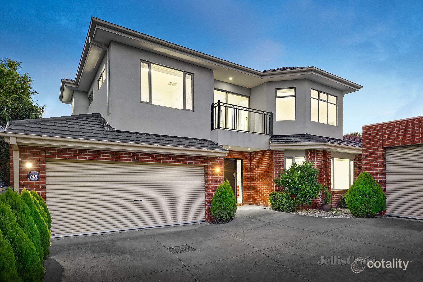 2/6 Charlton St, Blackburn North, VIC 3130
