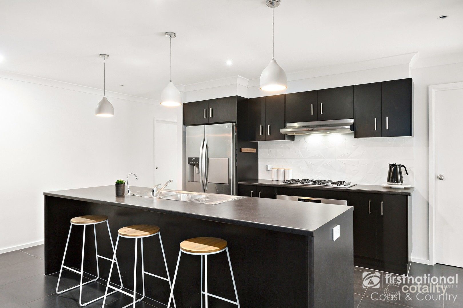 18 Silvereye Cl, South Nowra, NSW 2541