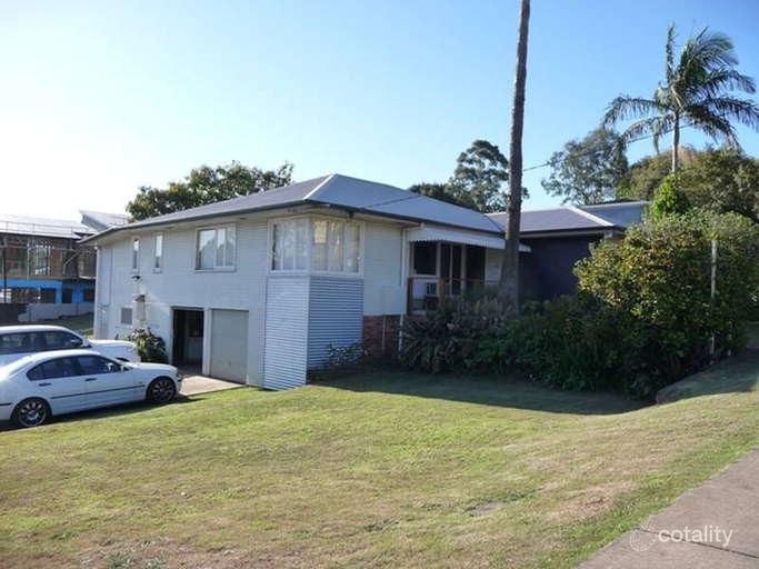 5 Daniel St, Nambour, QLD 4560