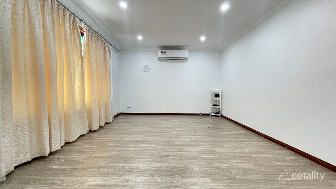 8 Corona Rd, Fairfield West, NSW 2165