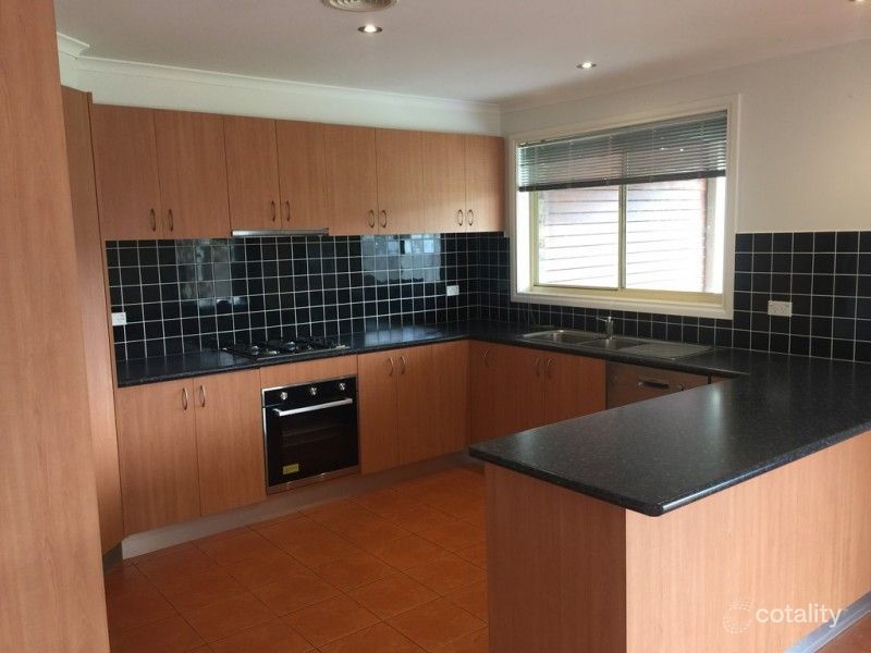 2 Parer Way, Roxburgh Park, VIC 3064