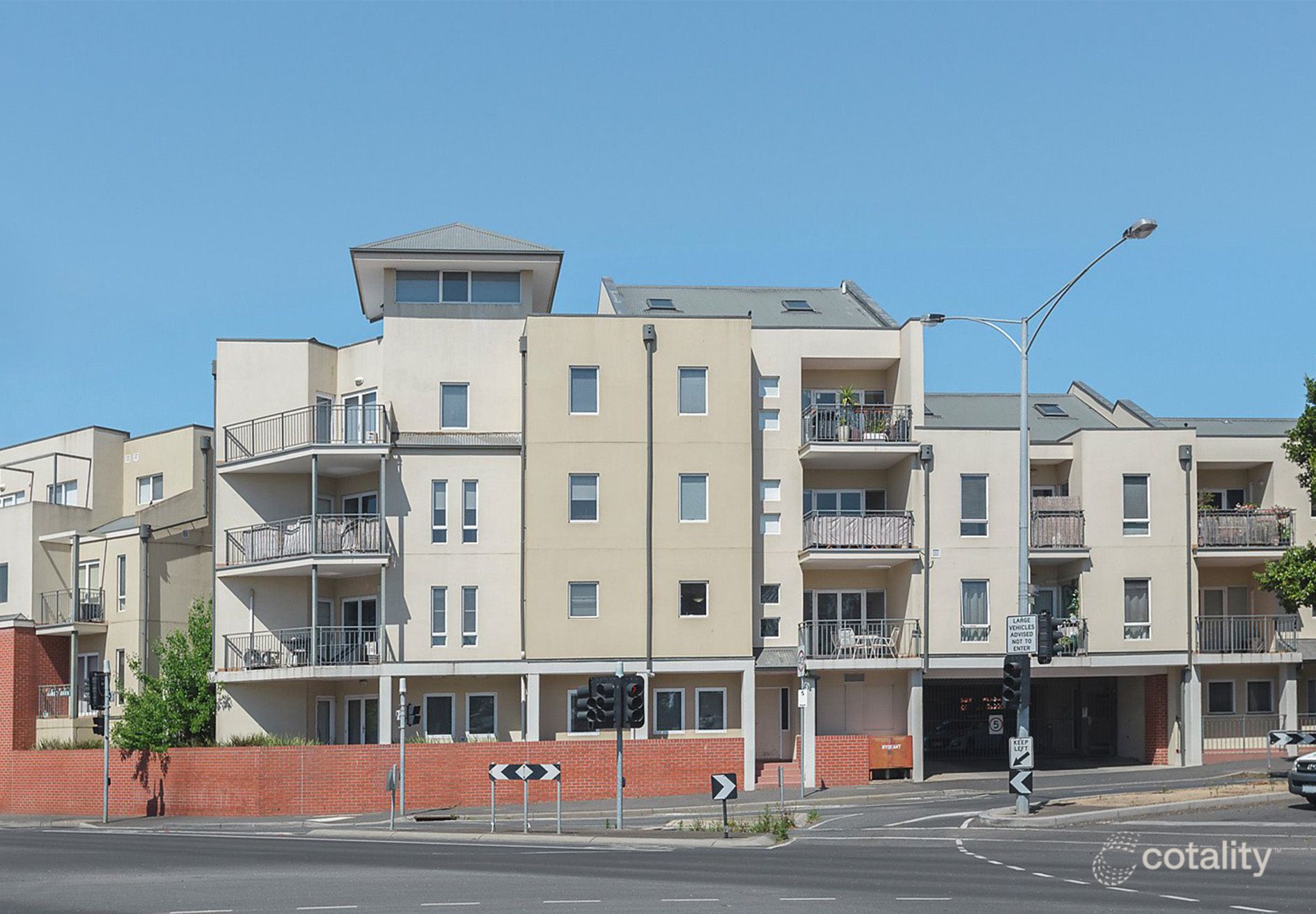 17/1-13 Gatehouse Dr, Kensington, VIC 3031