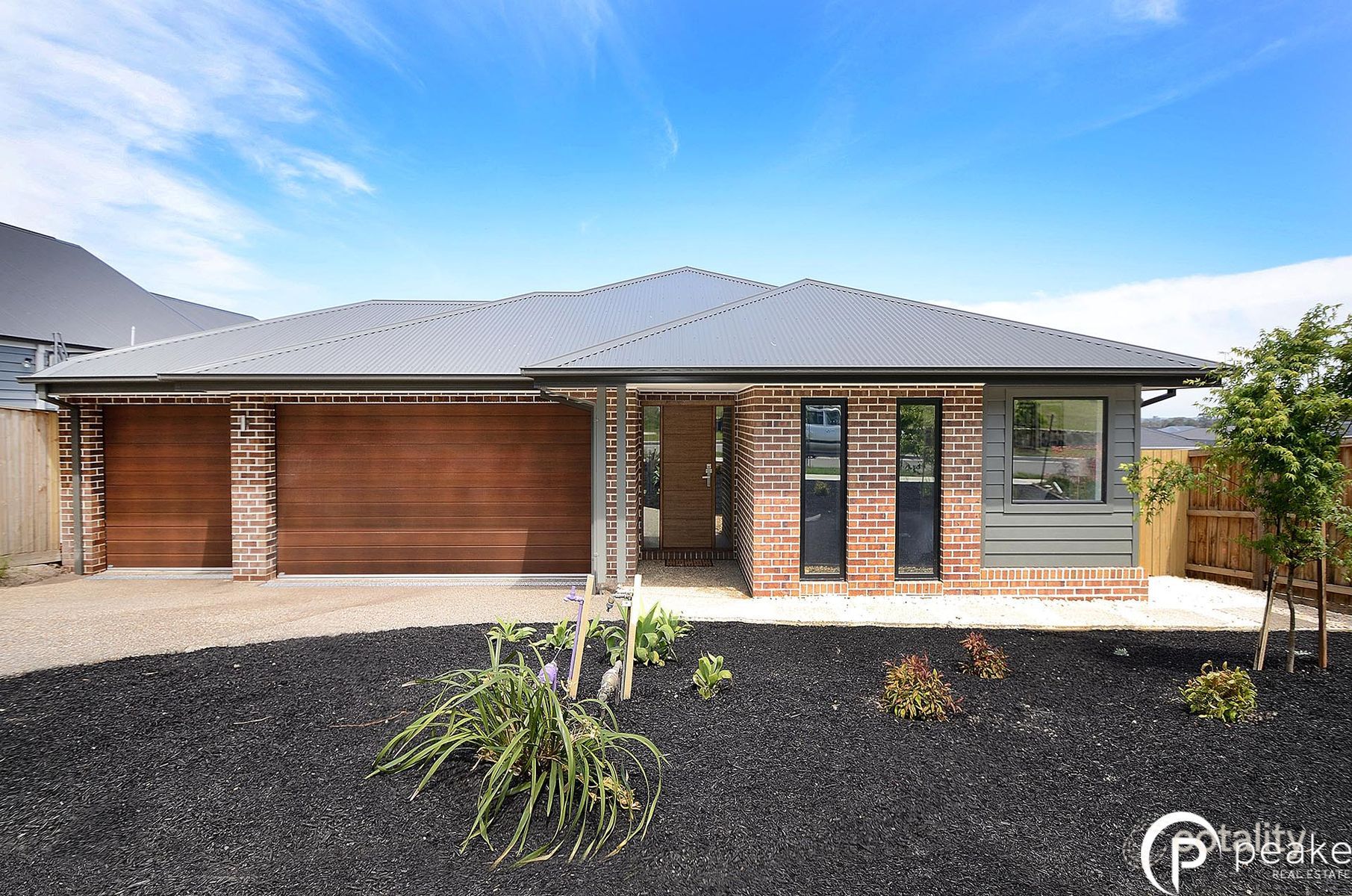 8 Cowdray Cres, Officer, VIC 3809