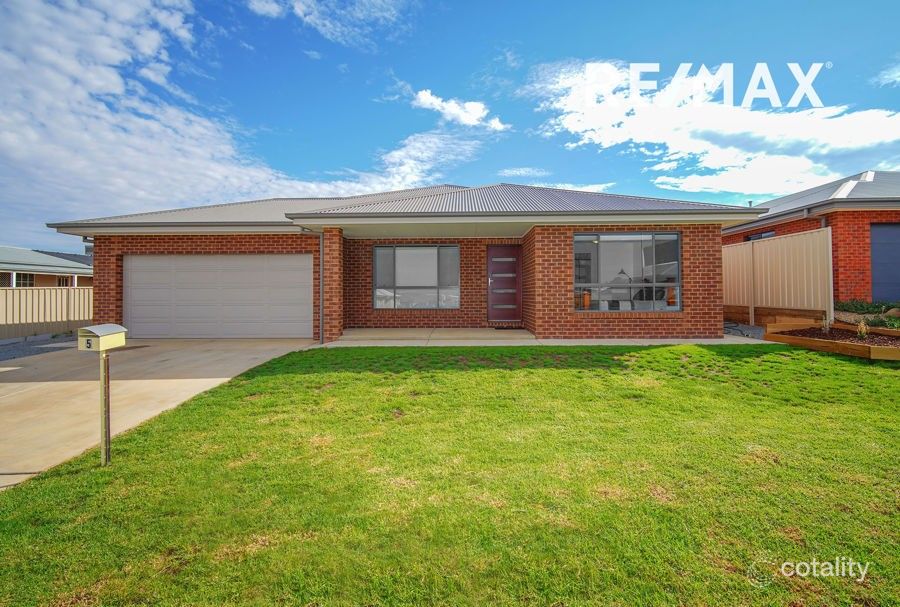 5 Zara St, Gobbagombalin, NSW 2650