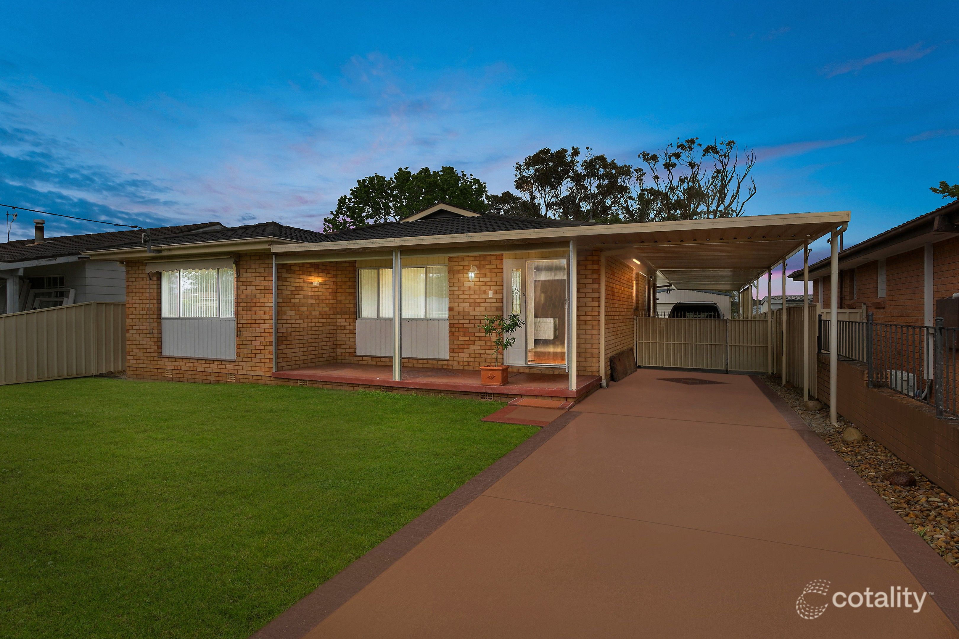 54 Hillcrest Ave, Tacoma, NSW 2259