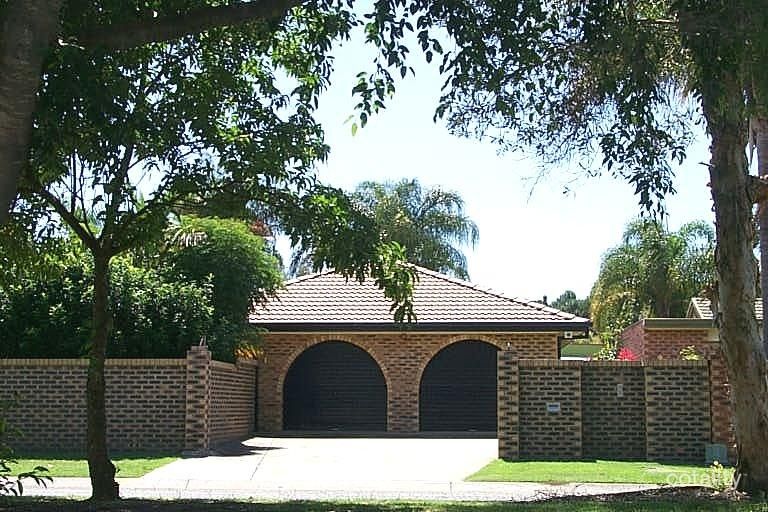 65 K P Mcgrath Dr, Elanora, QLD 4221