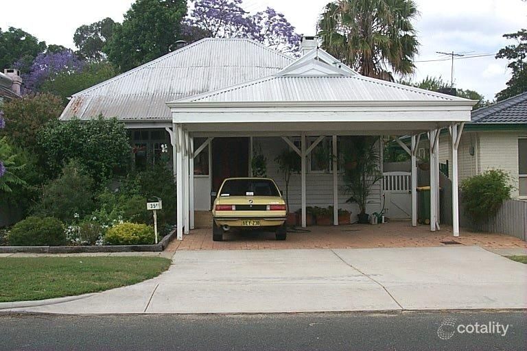 35 Gwenyfred Rd, Kensington, WA 6151