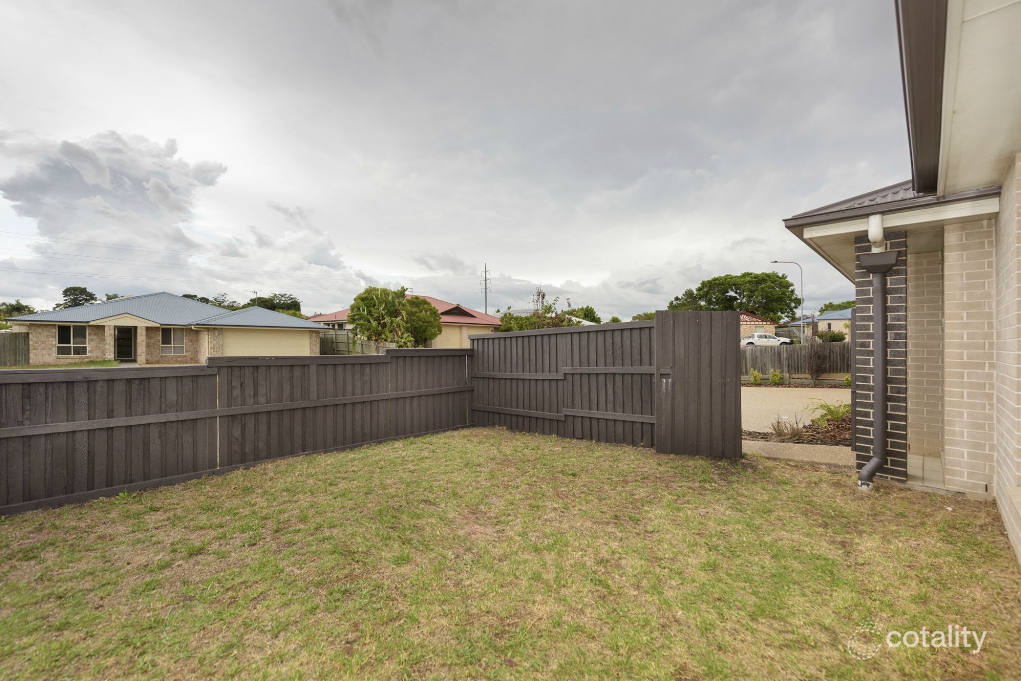 1/17 Sambar Ct, Kearneys Spring, QLD 4350