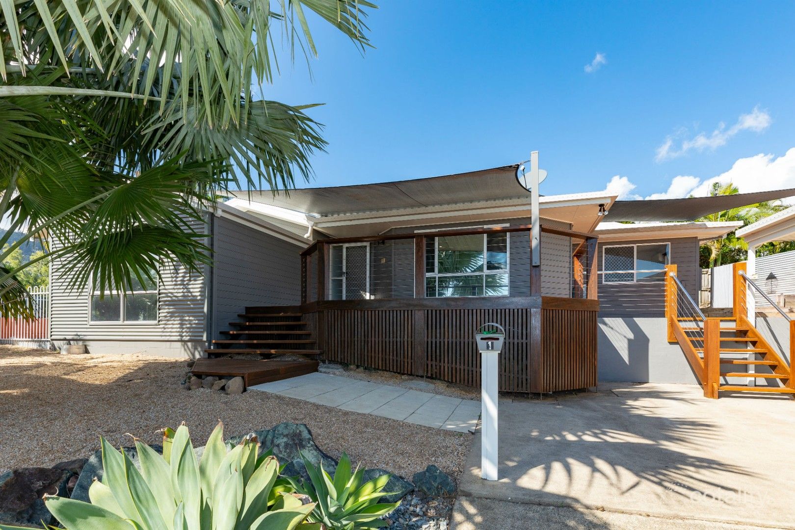 1 Whitehaven Cres, Cannonvale, QLD 4802
