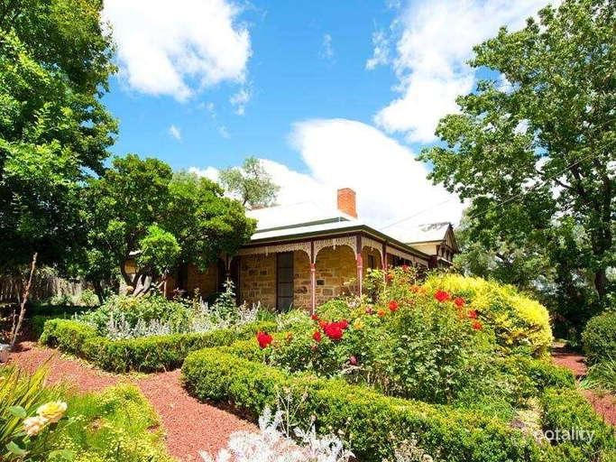 25 Andrew St, Castlemaine, VIC 3450