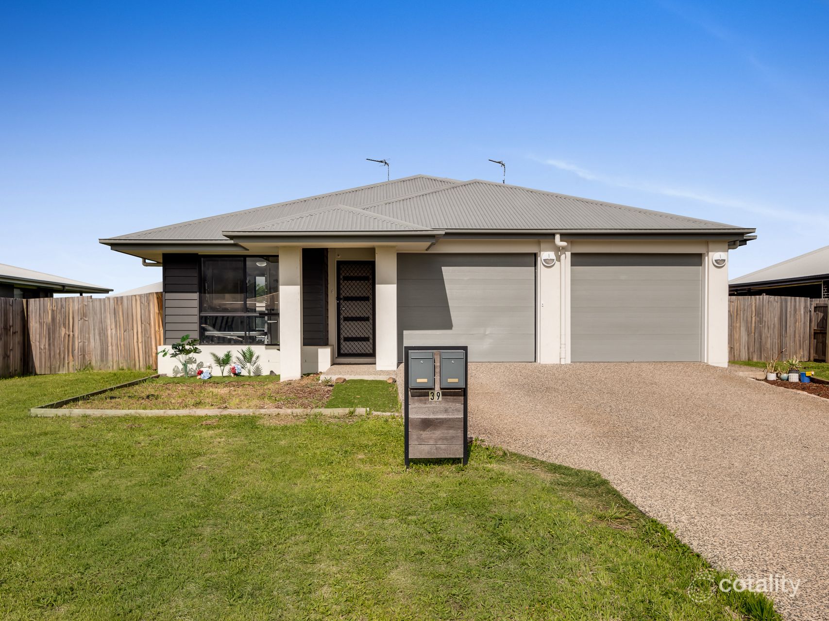 2/39 Harrow St, Cambooya, QLD 4358