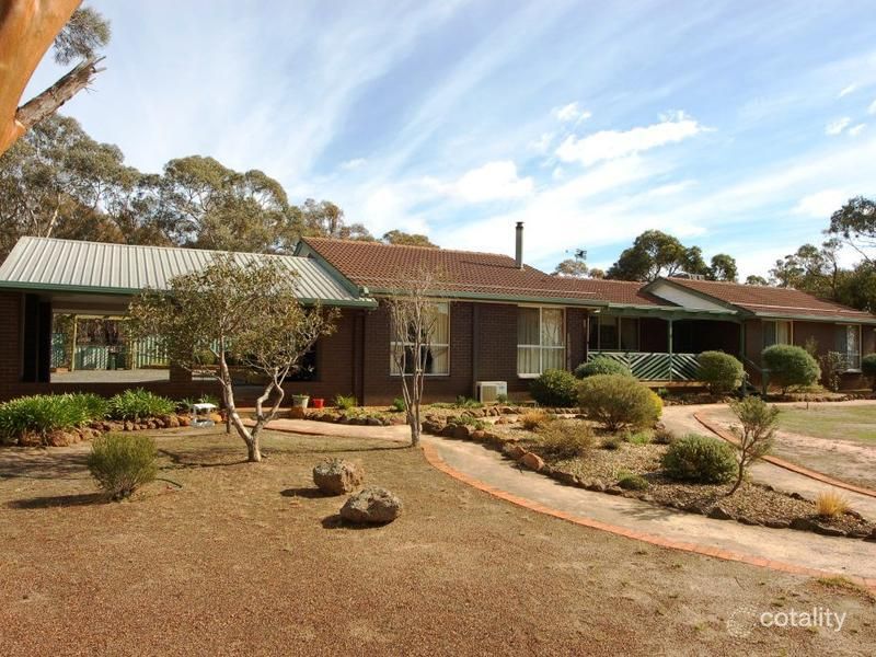 19 Raitt Rd, Deep Lead, VIC 3385