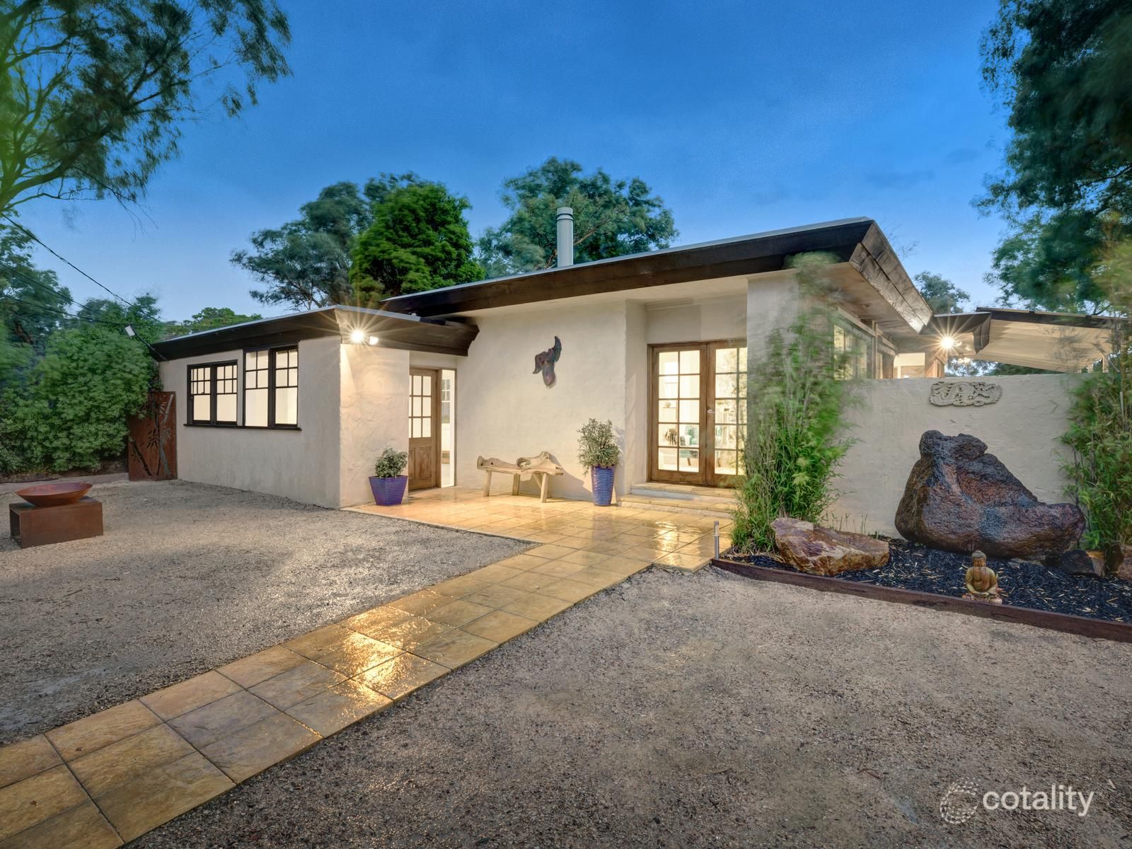 8 The Boulevard, North Warrandyte, VIC 3113