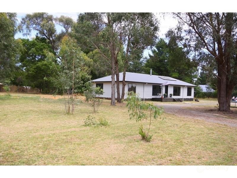 26 Clarkes Rd, Enfield, VIC 3352