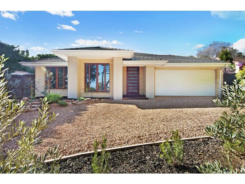 15 Wimbledon Ave, Mount Eliza, VIC 3930