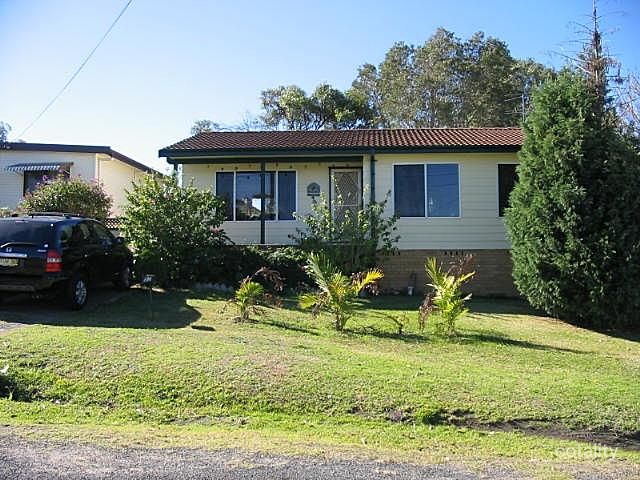 35 Coonanga Ave, Budgewoi, NSW 2262