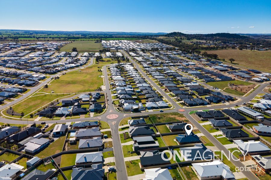 62 Paradise Dr, Gobbagombalin, NSW 2650