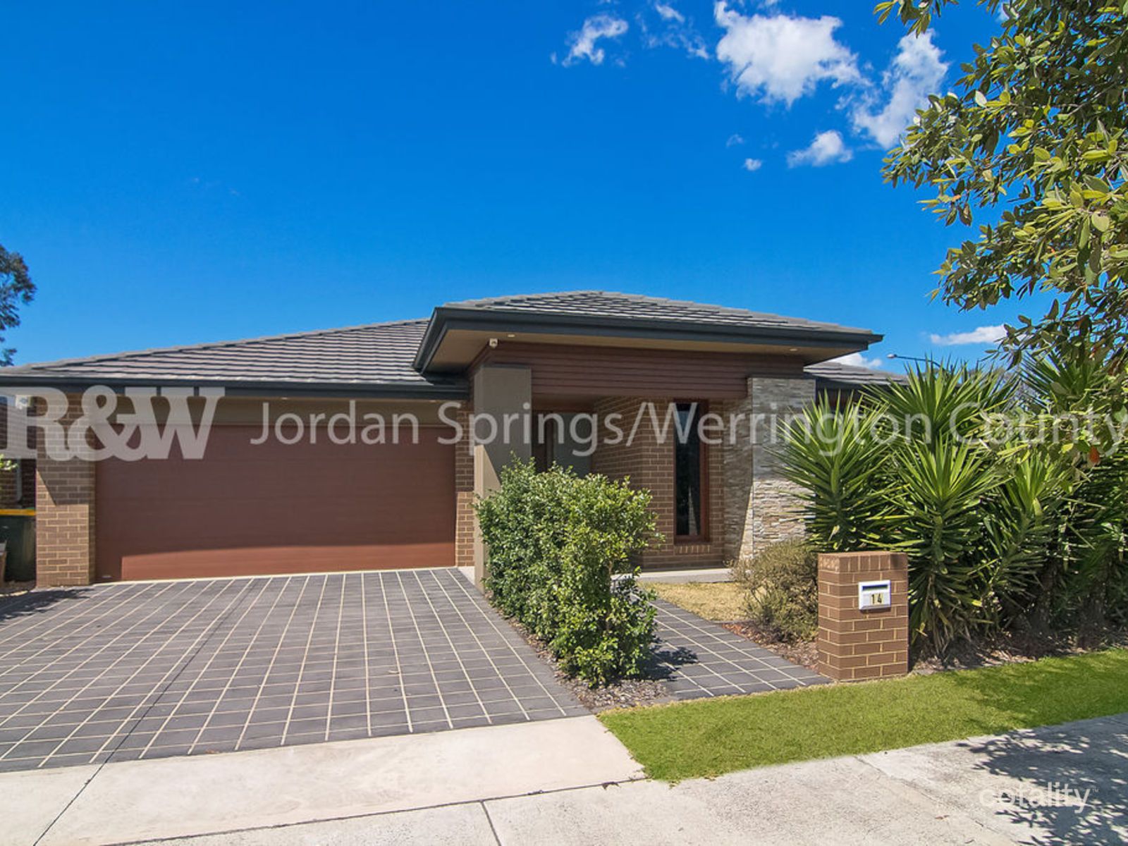 14 Mcgarritys Pde, Jordan Springs, NSW 2747