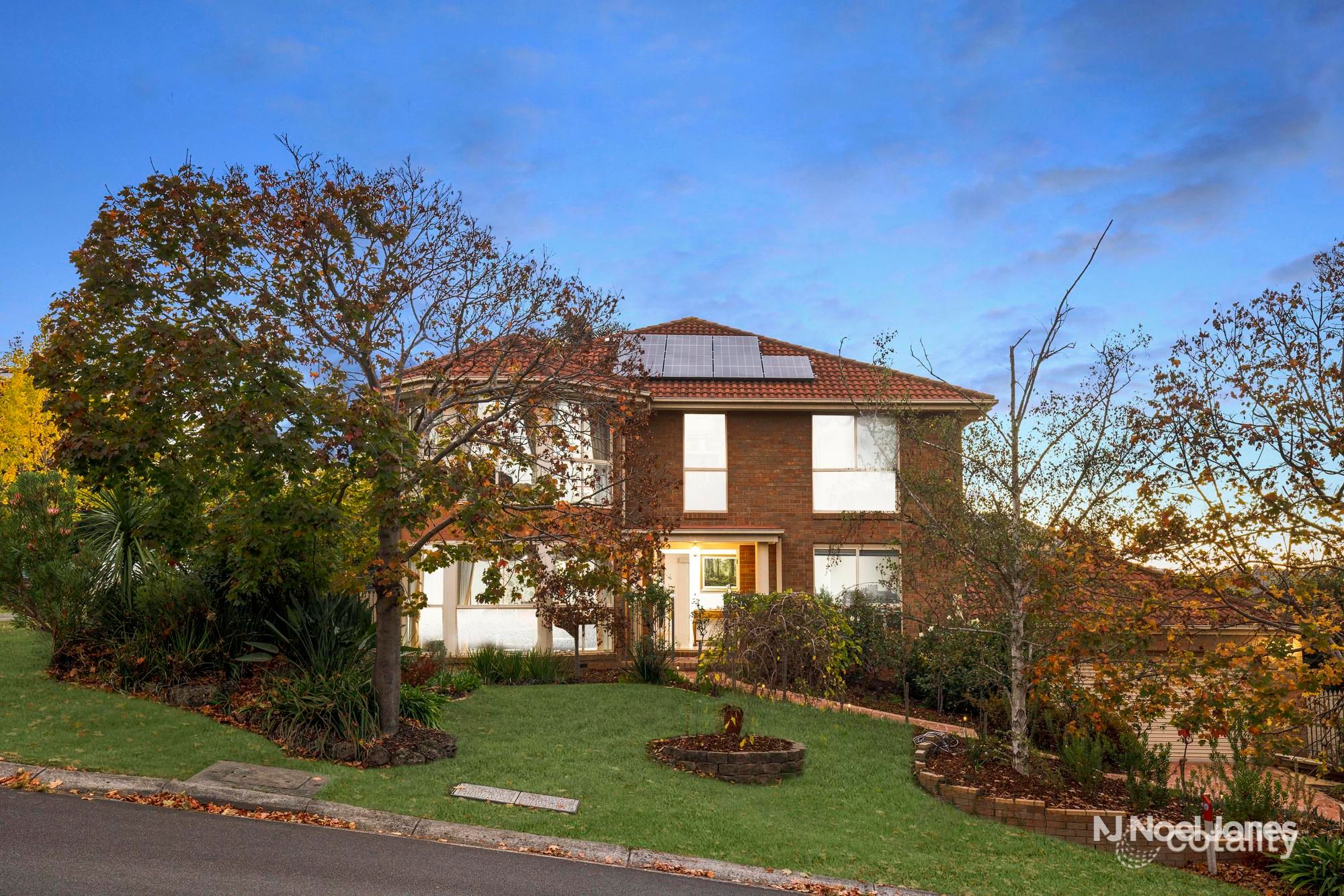 11 Hillrise Cres, Chirnside Park, VIC 3116