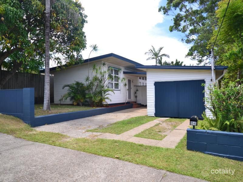 82 Whiting St, Labrador, QLD 4215