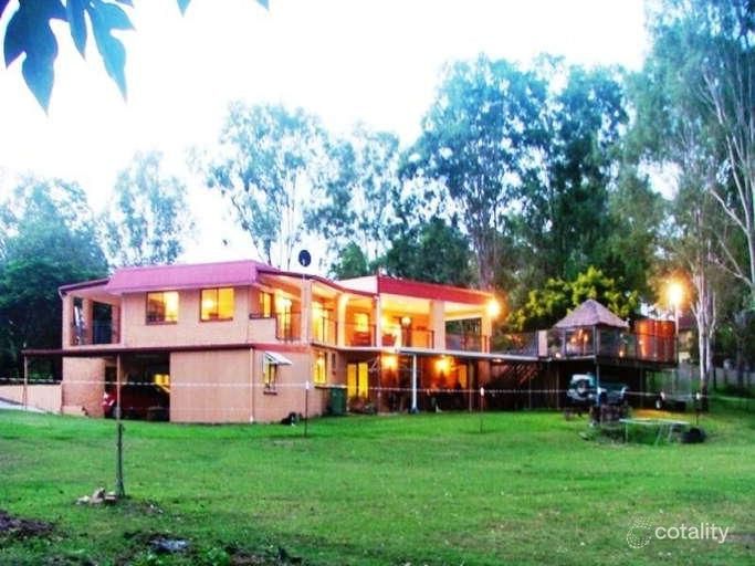 3 Whiteside Rd, Whiteside, QLD 4503