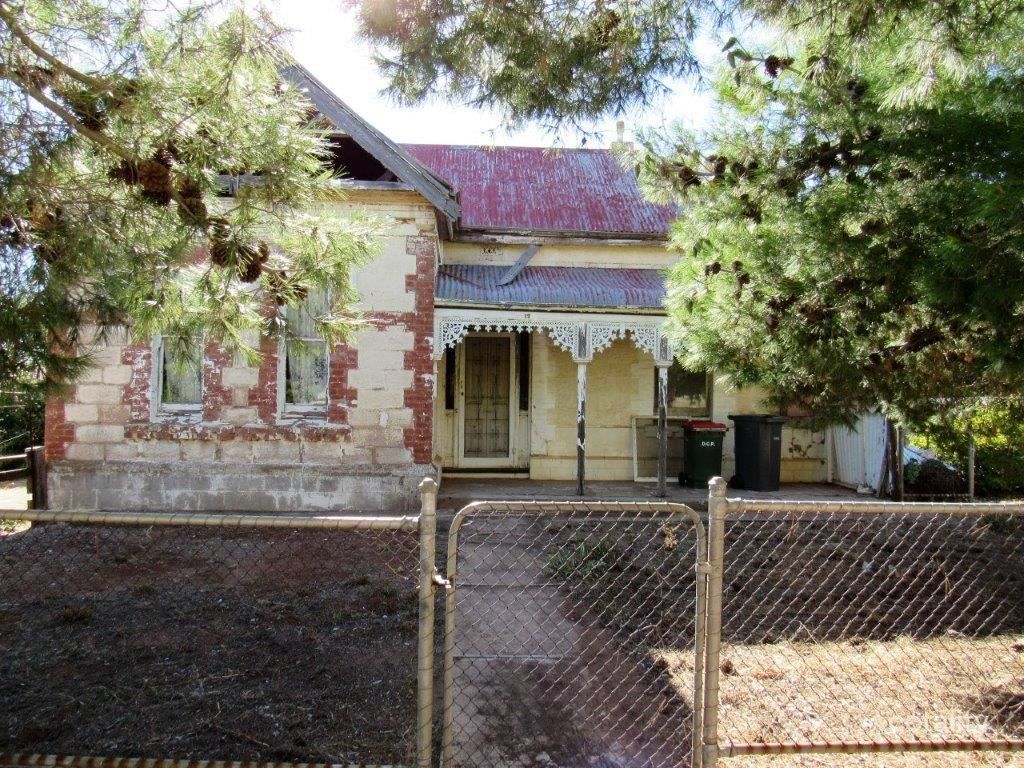 12 Pine St, Peterborough, SA 5422