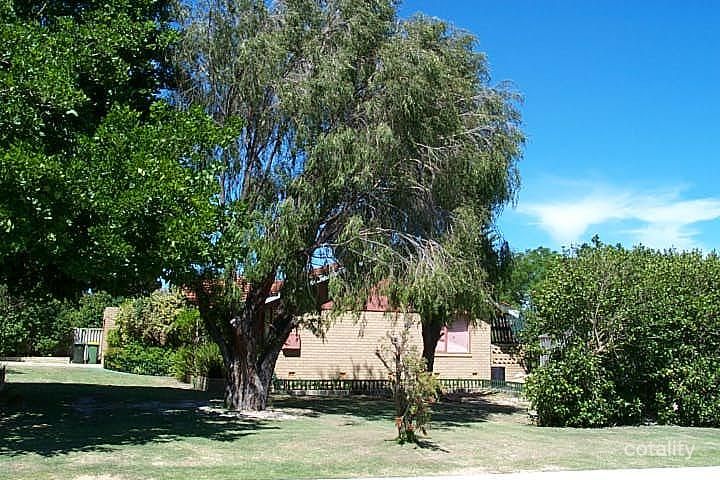 2 Western Pl, High Wycombe, WA 6057