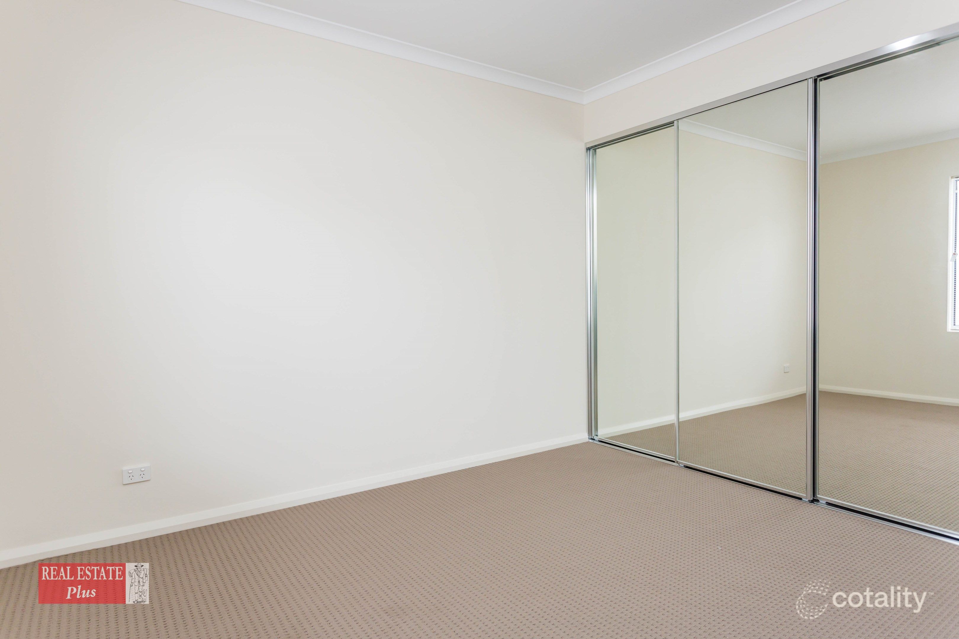 7/24 Aquaviva Cir, Viveash, WA 6056