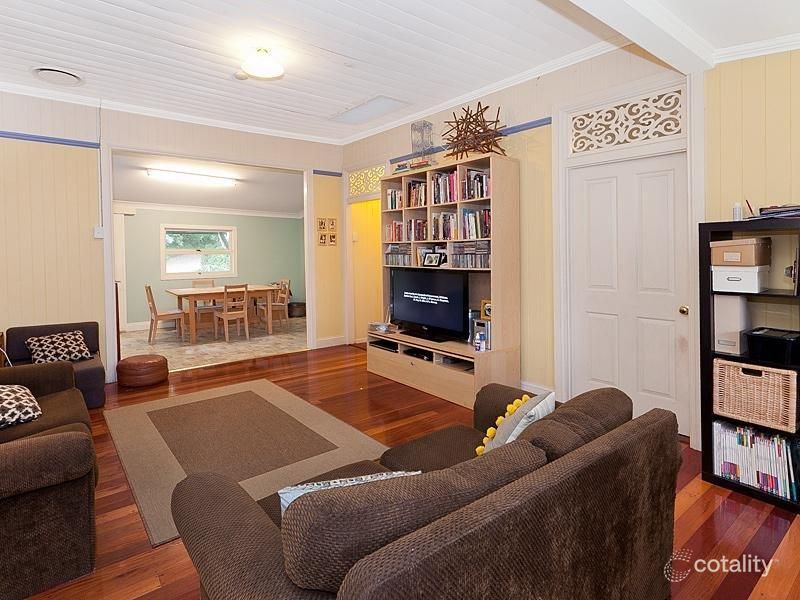 5 Acfold St, Norman Park, QLD 4170