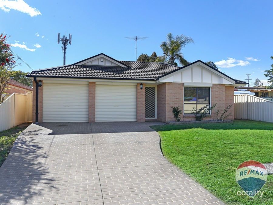 4 Bataan Pl, Lethbridge Park, NSW 2770