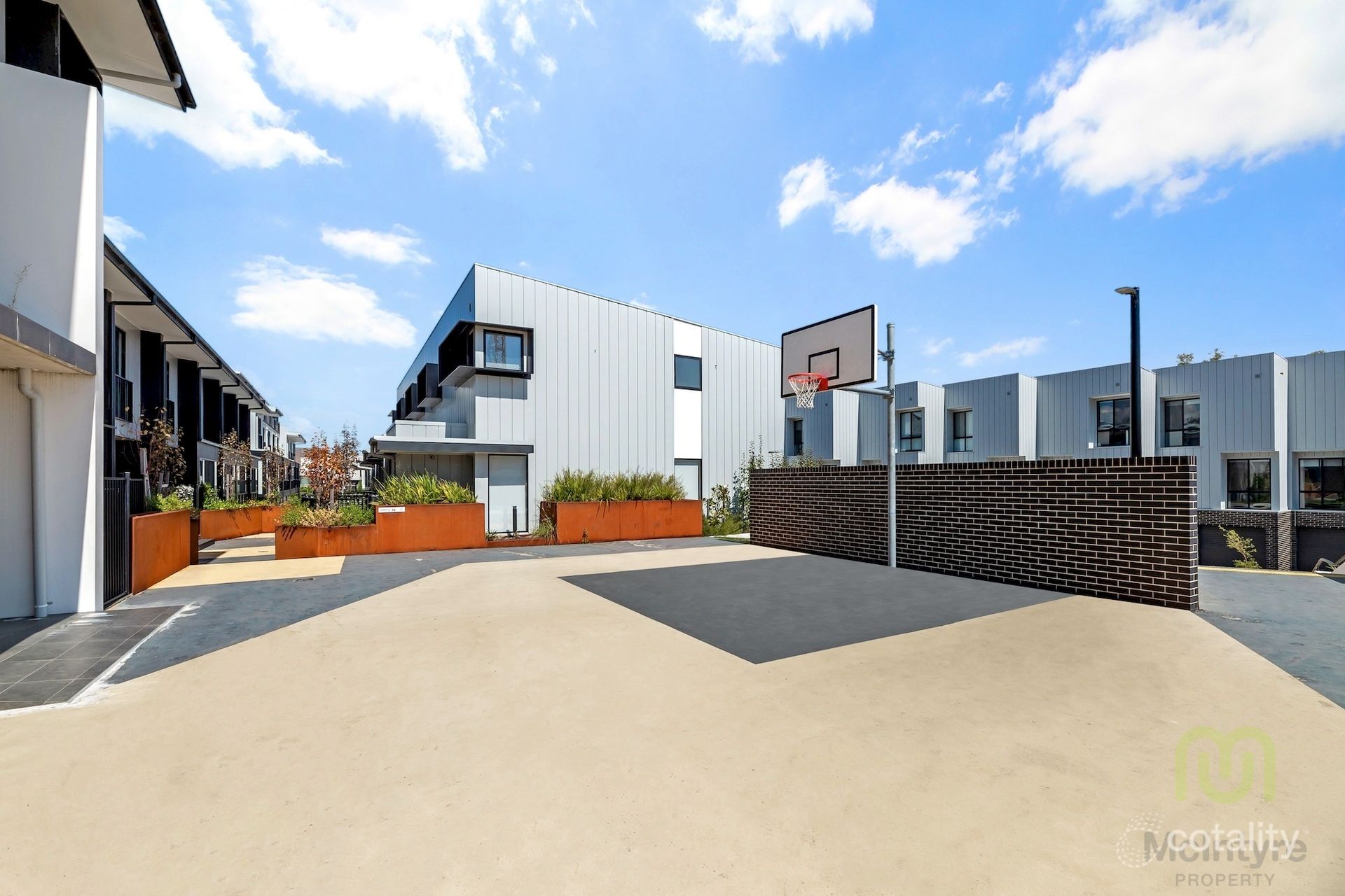 12/6 Ellison Harvie Cl, Greenway, ACT 2900