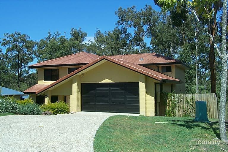 11 Hoop Pine Pl, Bridgeman Downs, QLD 4035