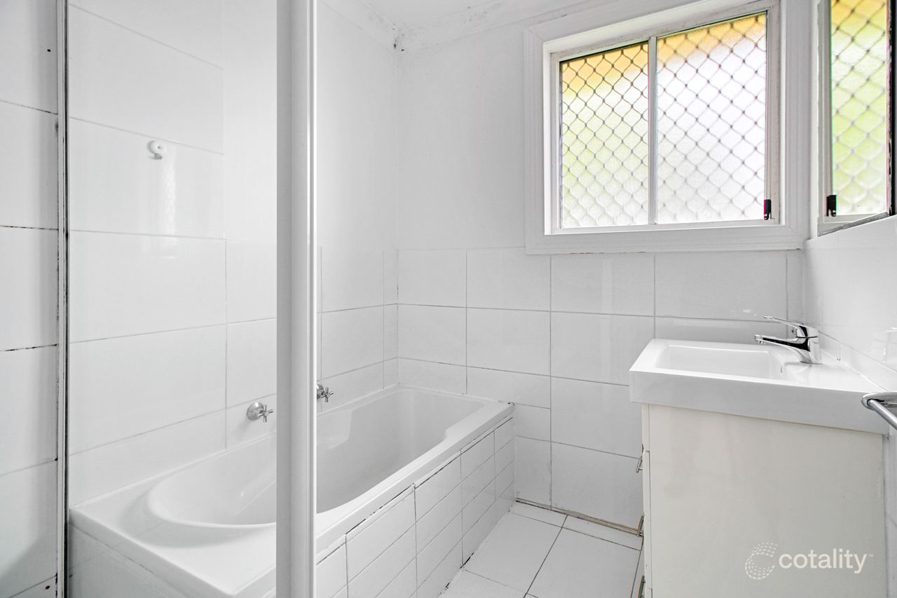 12 Cherokee Ave, Greenfield Park, NSW 2176