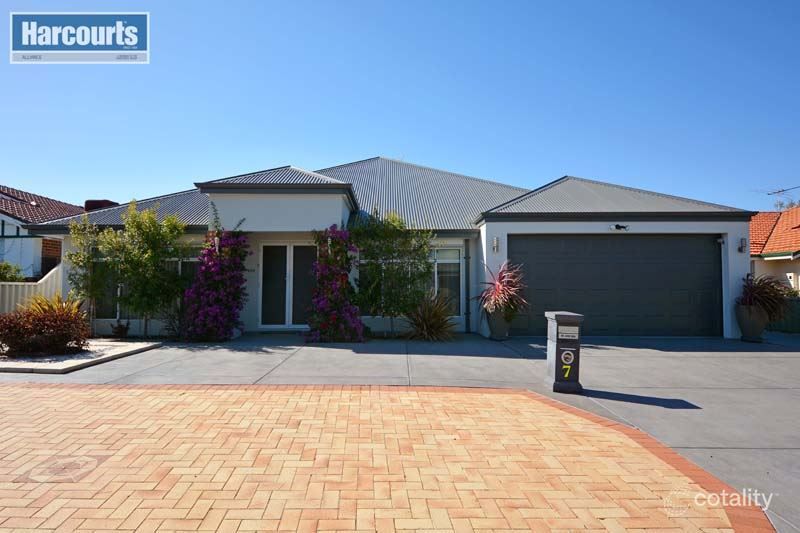 7 Arbroath Cir, Kinross, WA 6028