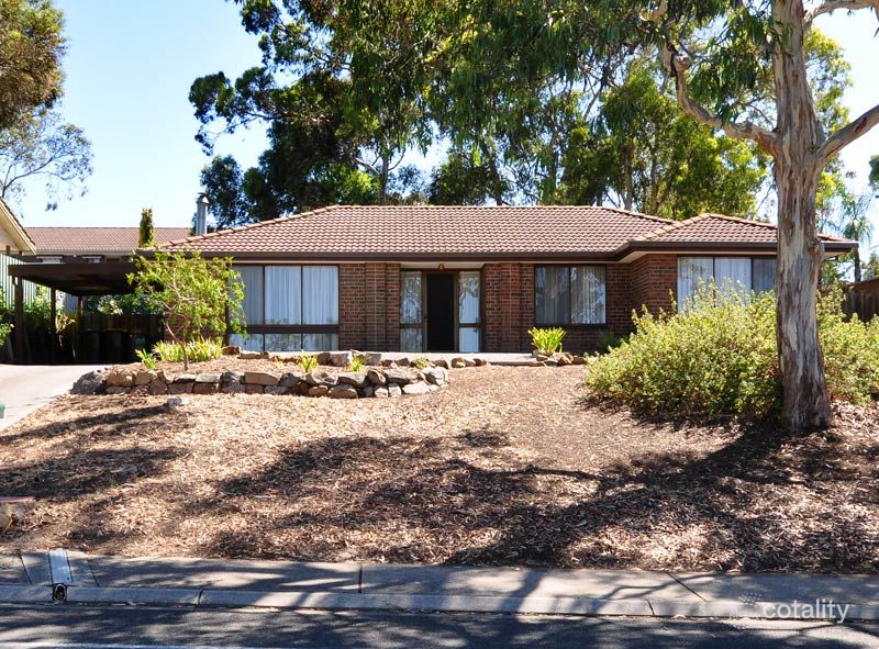 11 Sunnymeade Dr, Aberfoyle Park, SA 5159