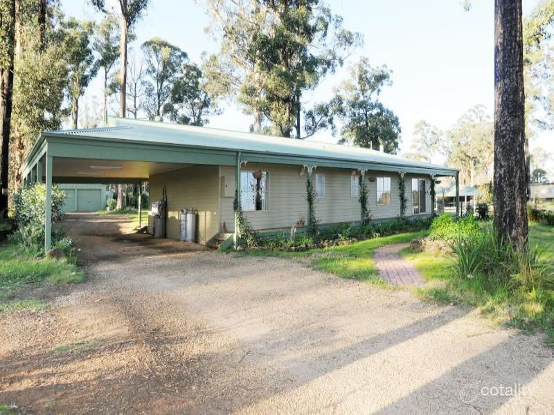 11 Sycamore Gr, Kinglake, VIC 3763