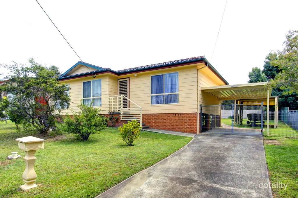 9 Claridge Cres, San Remo, NSW 2262