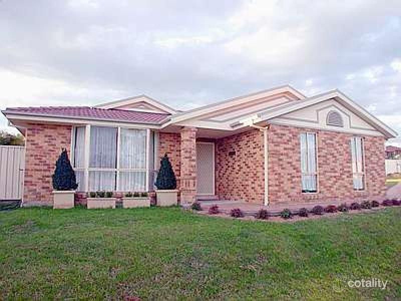 24 St Lawrence Ave, Blue Haven, NSW 2262