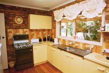 1 Illawarra Ave, Rowville, VIC 3178