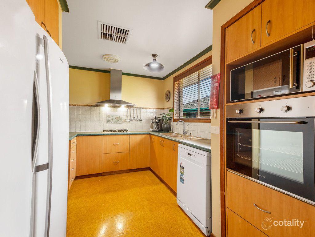 9 Lindisfarne Ct, Thurgoona, NSW 2640