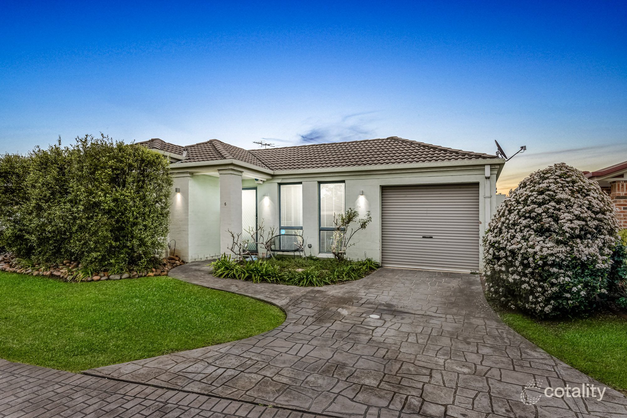 5 Radford Pl, Oakhurst, NSW 2761
